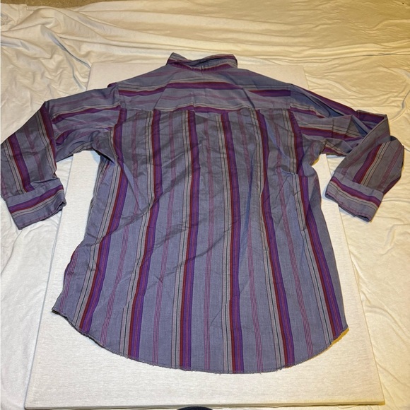 Casual Men's Striped Button-Down Shirt - Picture 5 of 5